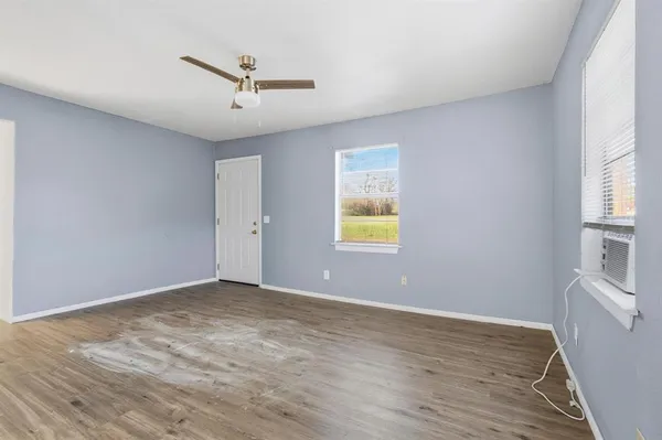 $1,250 | 916 8th Street Northwest, Paris, TX 75460