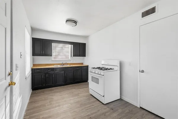 $1,250 | 916 8th Street Northwest, Paris, TX 75460