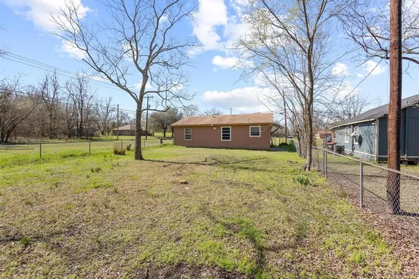 $1,250 | 916 8th Street Northwest, Paris, TX 75460