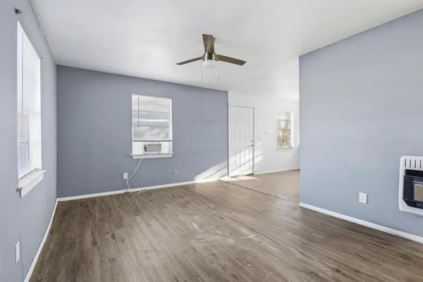 $1,250 | 916 8th Street Northwest, Paris, TX 75460