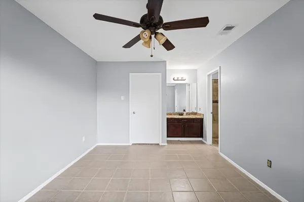 $2,300 | 1418 Pennygent Lane, Channelview, TX 77530