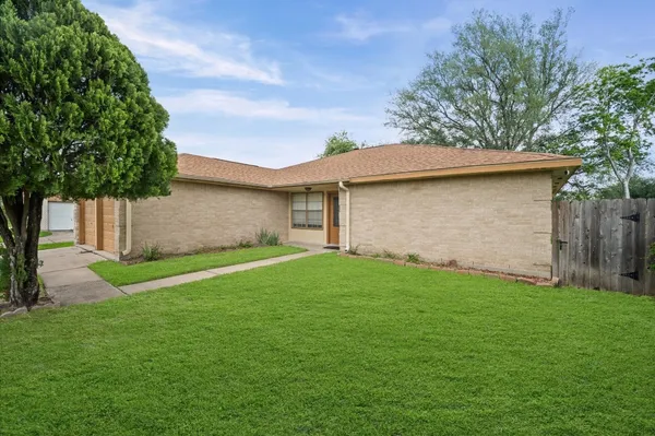 $2,300 | 1418 Pennygent Lane, Channelview, TX 77530