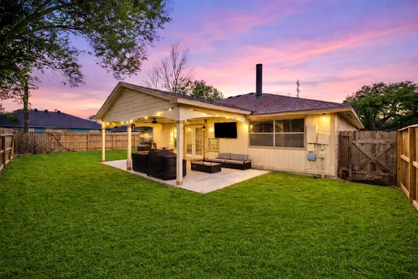 $2,300 | 1418 Pennygent Lane, Channelview, TX 77530