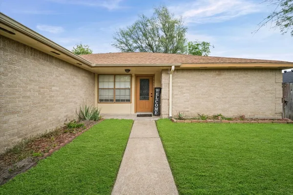 $2,300 | 1418 Pennygent Lane, Channelview, TX 77530