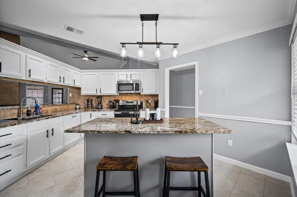 $2,300 | 1418 Pennygent Lane, Channelview, TX 77530