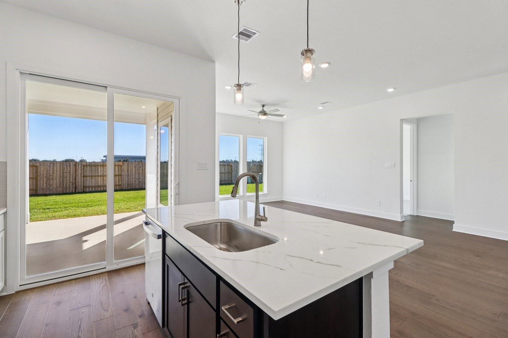 1322 Secret Grv Trail Tomball, TX 77375 - Photo 11 of 35 1322 Secret Grove Kitchen