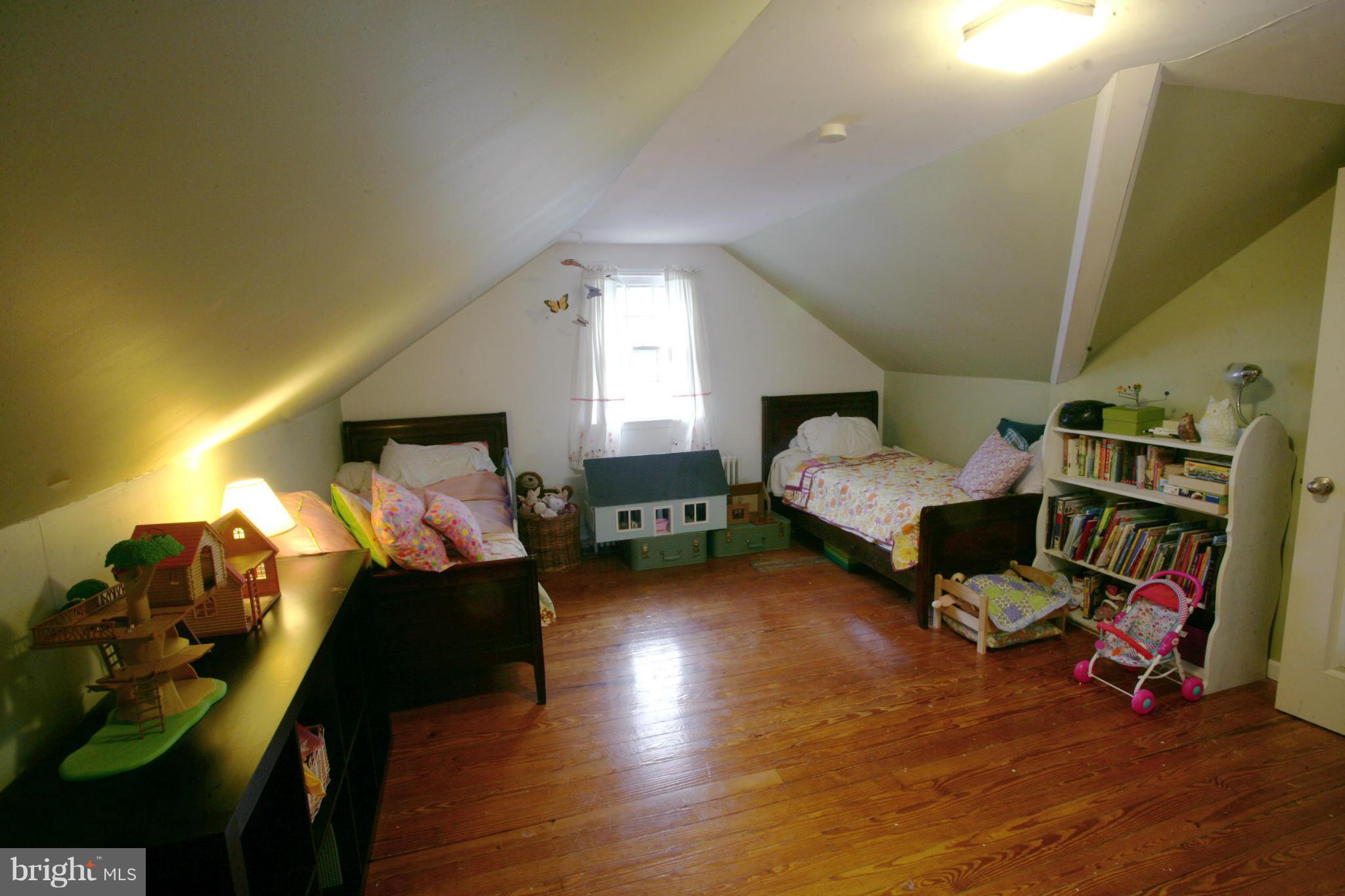 28 Summerfield Road Baltimore, MD 21207 - Photo 17 of 24 Bedroom (Master)