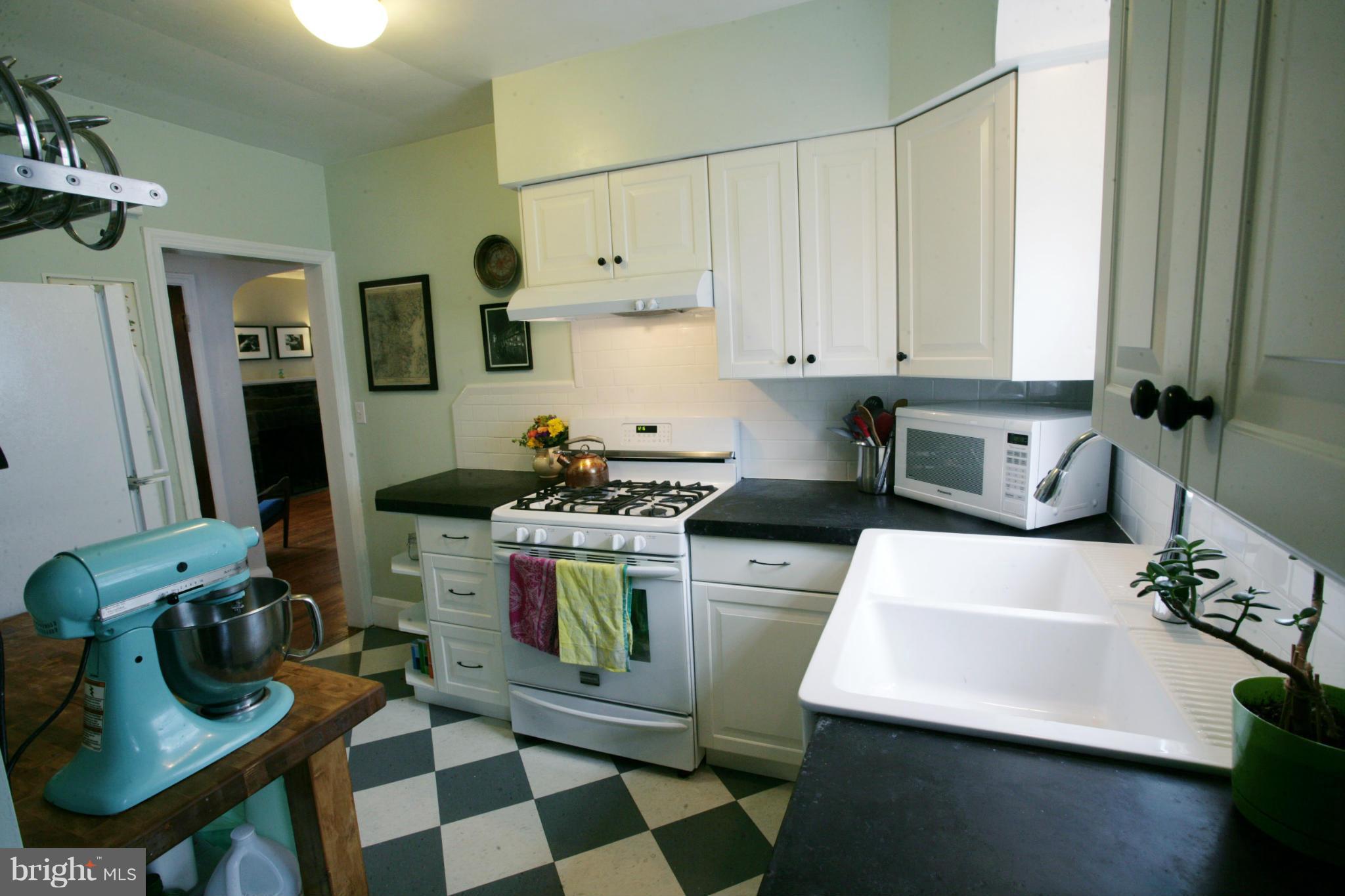 28 Summerfield Road Baltimore, MD 21207 - Photo 8 of 24 Kitchen