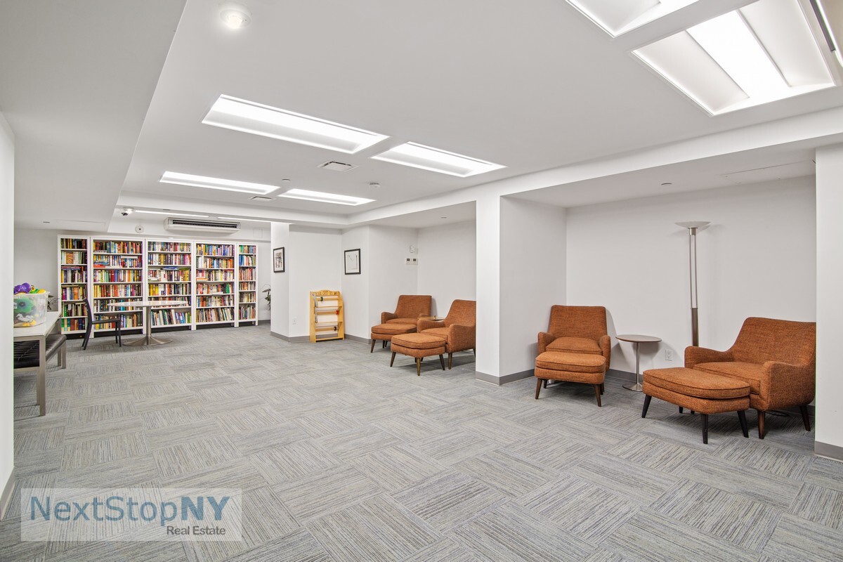 200 East 74th Street, Unit 3G Manhattan, NY 10021 - Photo 11 of 12