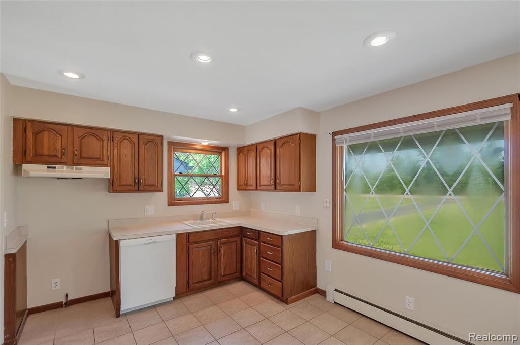 41495 Edison Lake Road Belleville, MI 48111 - Photo 5 of 25 Gallery Image 5