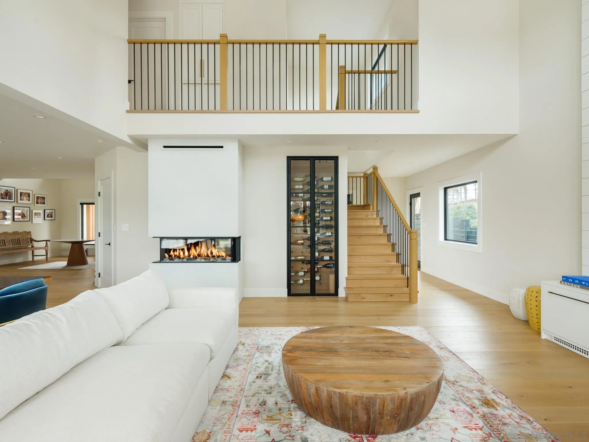 631 Stratford Drive Encinitas, CA 92024 - Photo 5 of 52 a view of a hallway with couch