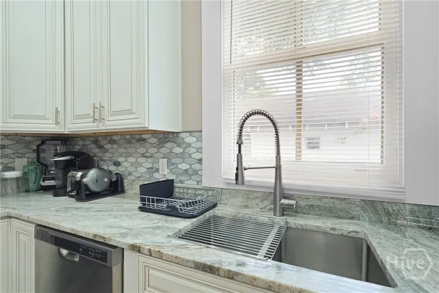 $3,200 | 306 West 42nd Street, Savannah, GA 31401