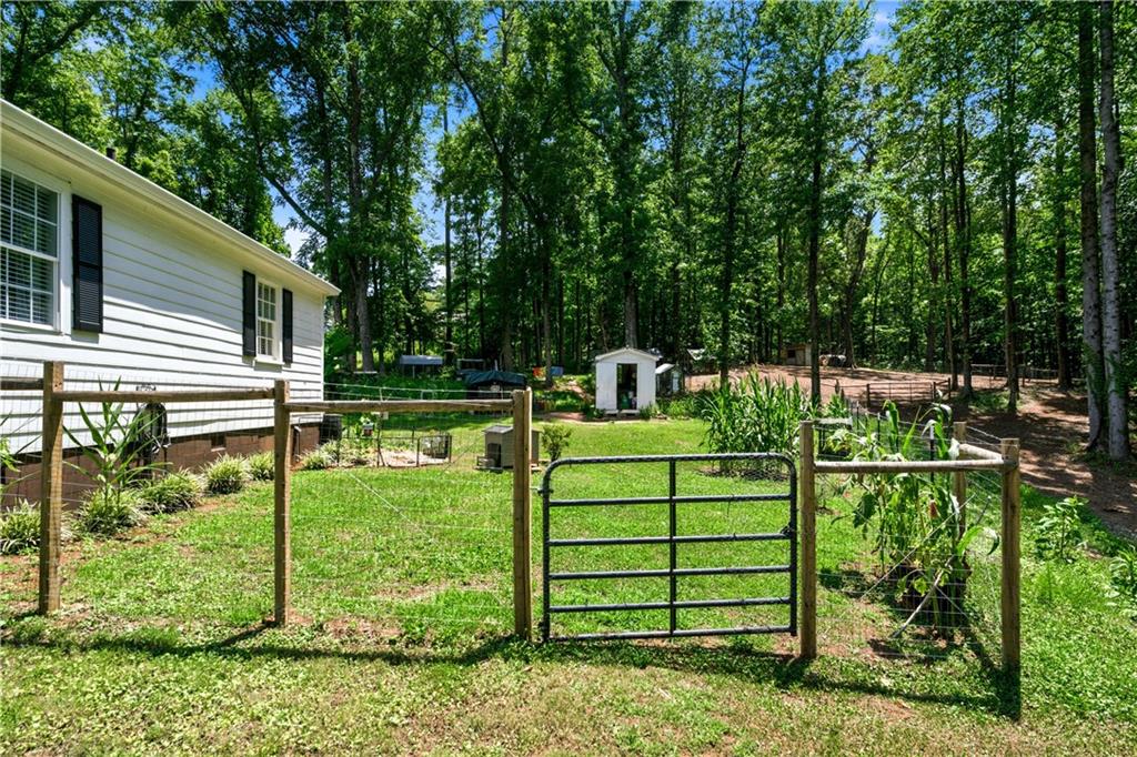 1042 Carl Bramlett Road Winder, GA 30680 - Photo 27 of 42