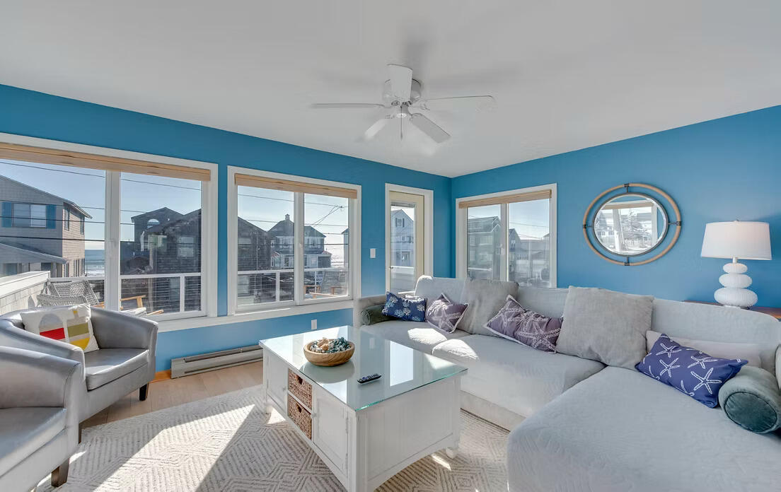 268 Atlantic Avenue Wells, ME 04090 - Photo 4 of 35 Living Room
