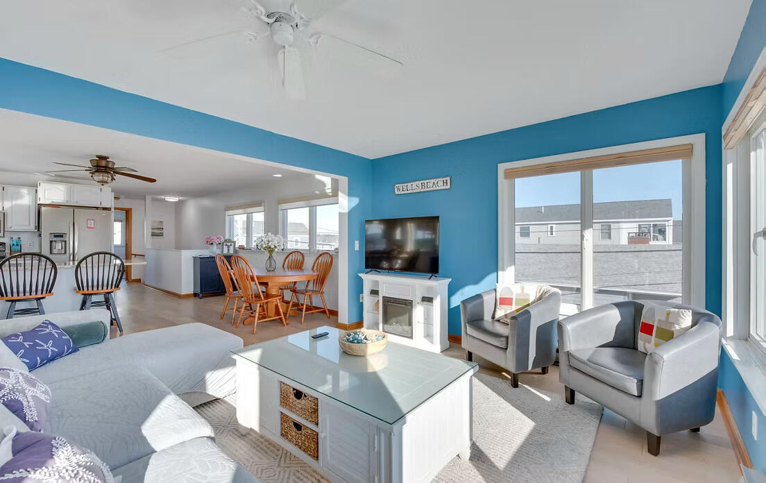 268 Atlantic Avenue Wells, ME 04090 - Photo 5 of 35 Living Room