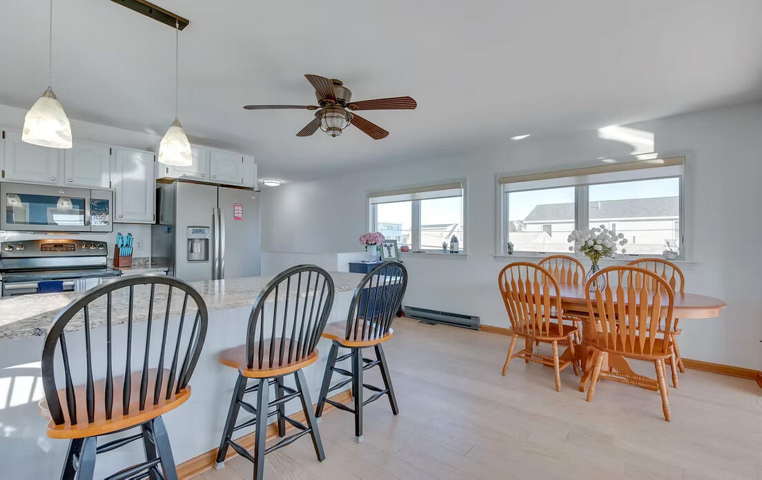 268 Atlantic Avenue Wells, ME 04090 - Photo 6 of 35 Dining Room/Kitchen