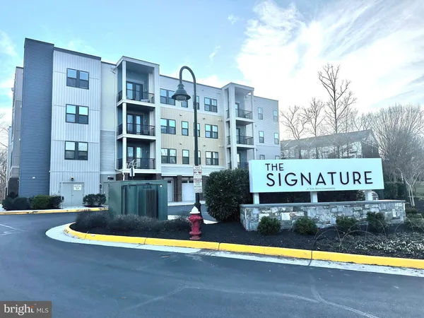 $499,900 | 43095 Wynridge Drive, Unit 205, Broadlands, VA 20148