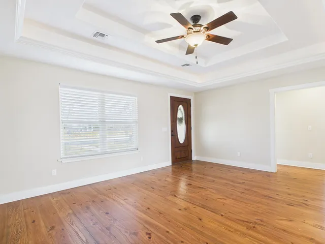 $1,800 | 411 West College Street, Fredericksburg, TX 78624