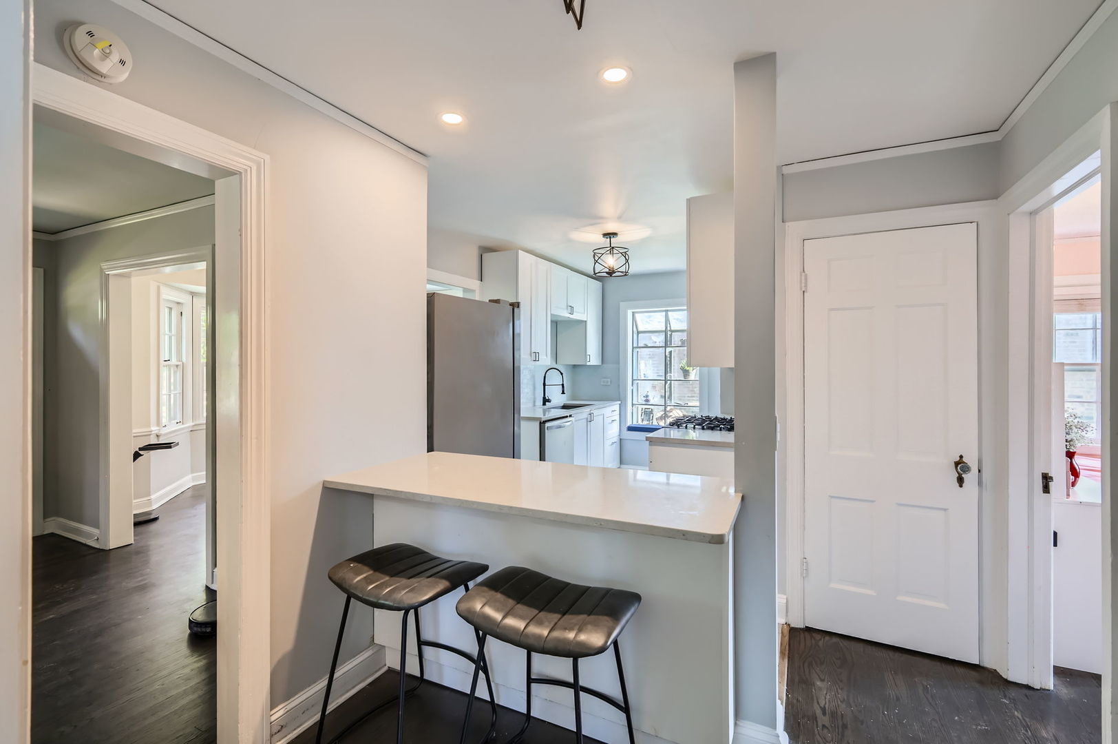 610 South Knight Avenue Park Ridge, IL 60068 - Photo 12 of 27 Gallery Image 12