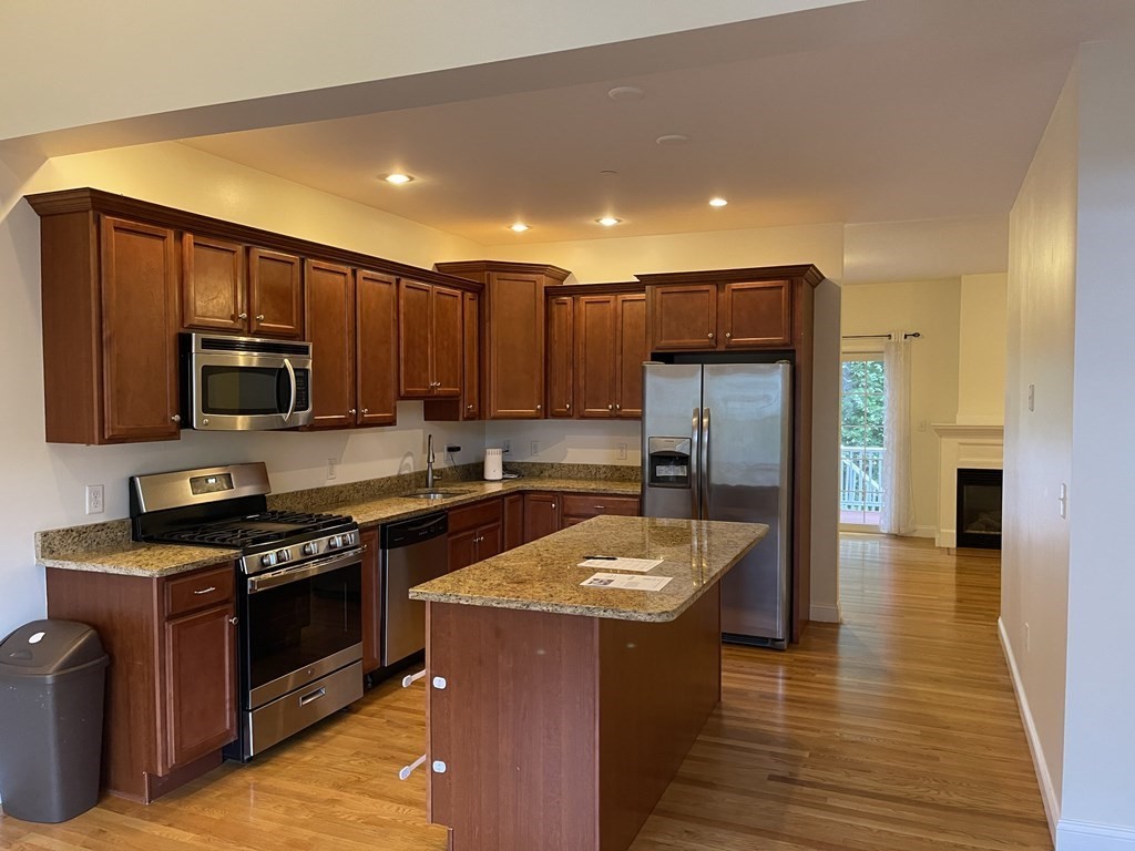 4 Charles Ridge Road, Unit B Littleton, MA 01460 - Photo 5 of 19