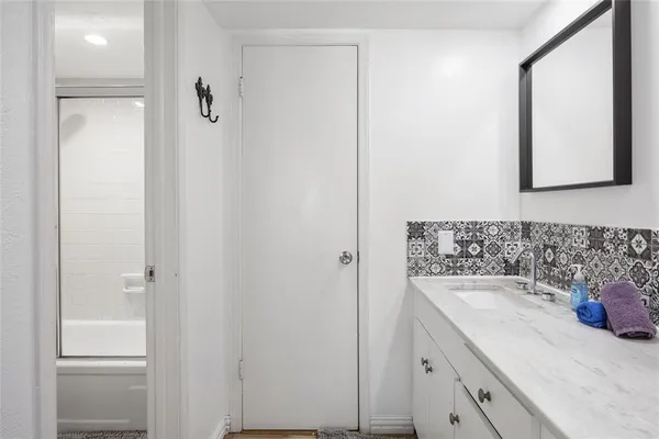 $1,850 | 5881 Preston View Boulevard, Unit 215, Dallas, TX 75240