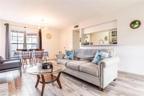 $1,850 | 5881 Preston View Boulevard, Unit 215, Dallas, TX 75240