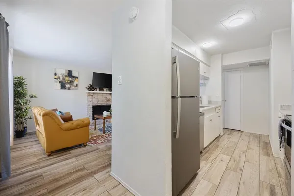 $1,850 | 5881 Preston View Boulevard, Unit 215, Dallas, TX 75240