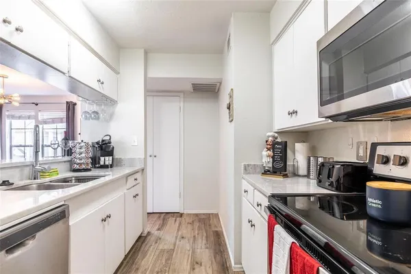 $1,850 | 5881 Preston View Boulevard, Unit 215, Dallas, TX 75240