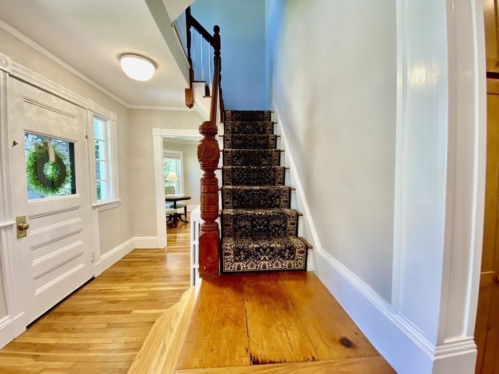 12 Walnut Street Needham, MA 02492 - Photo 6 of 32