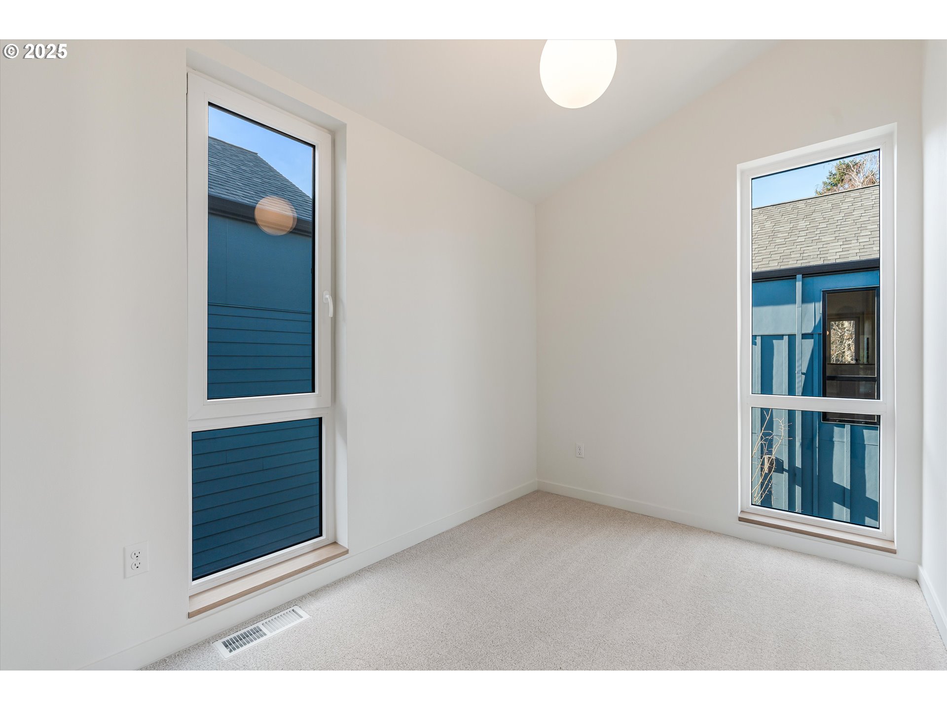 5486 Southeast Boise Street Portland, OR 97206 - Photo 27 of 47 Bedroom