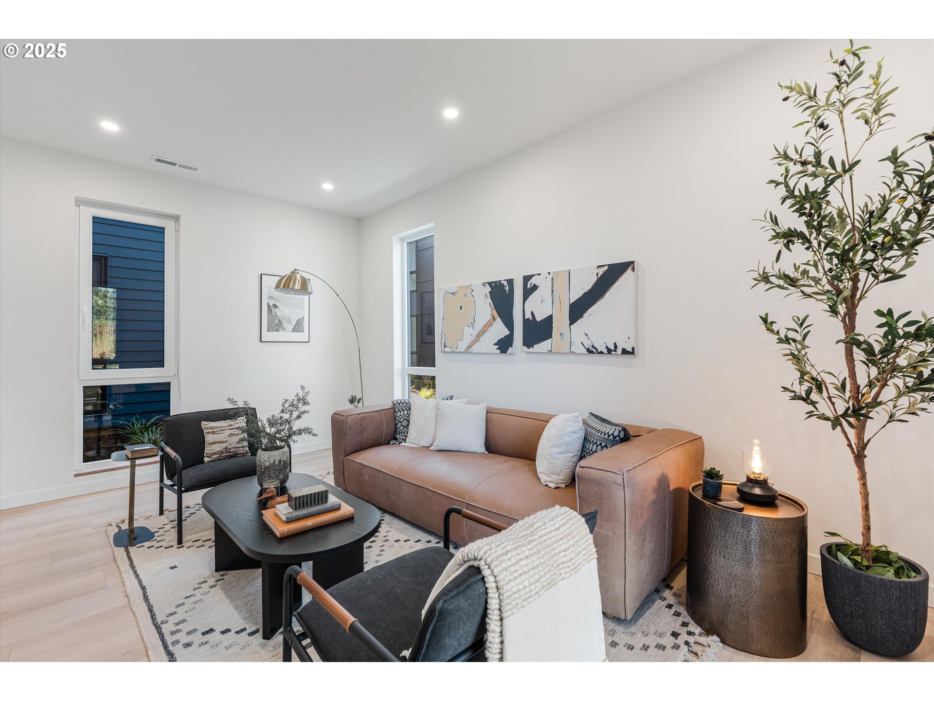 5486 Southeast Boise Street Portland, OR 97206 - Photo 7 of 47 Family Room