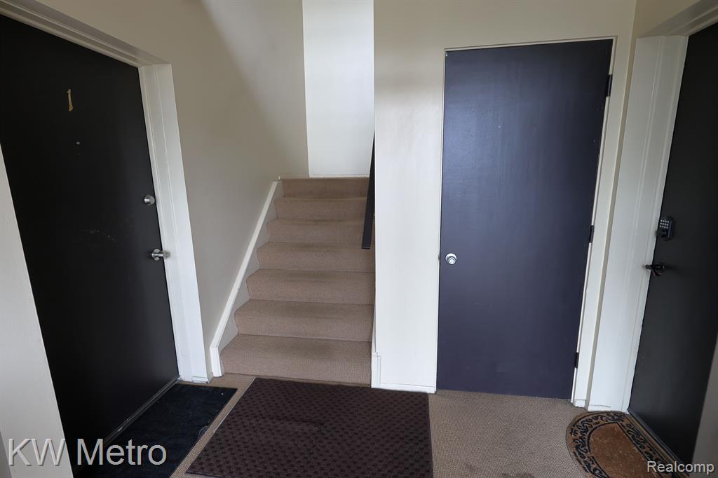 25535 Lahser Road, Unit A4 Southfield, MI 48033 - Photo 2 of 30