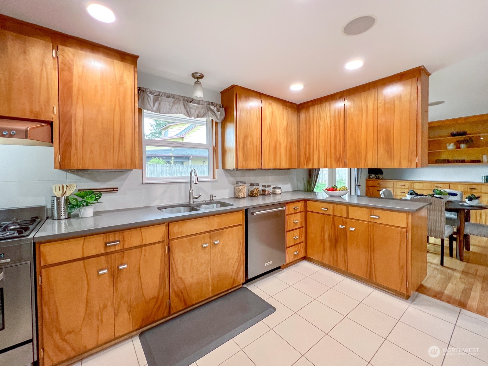 4751 Stephens Avenue Carnation, WA 98014 - Photo 13 of 31 Gallery Image 13