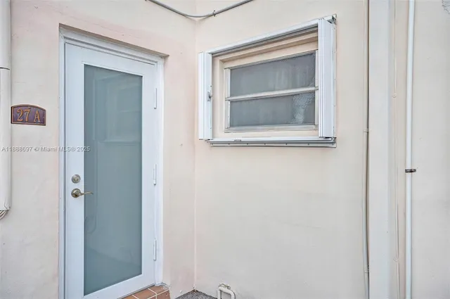 $165,000 | 141 Northeast 10th Avenue, Unit 27A, Hallandale Beach, FL 33009