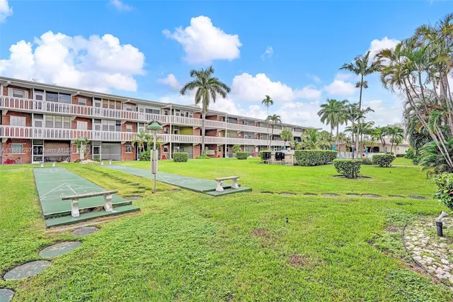 $165,000 | 141 Northeast 10th Avenue, Unit 27A, Hallandale Beach, FL 33009