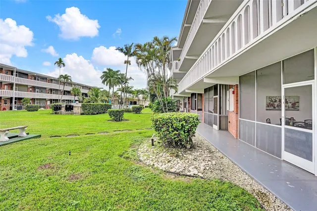 $165,000 | 141 Northeast 10th Avenue, Unit 27A, Hallandale Beach, FL 33009