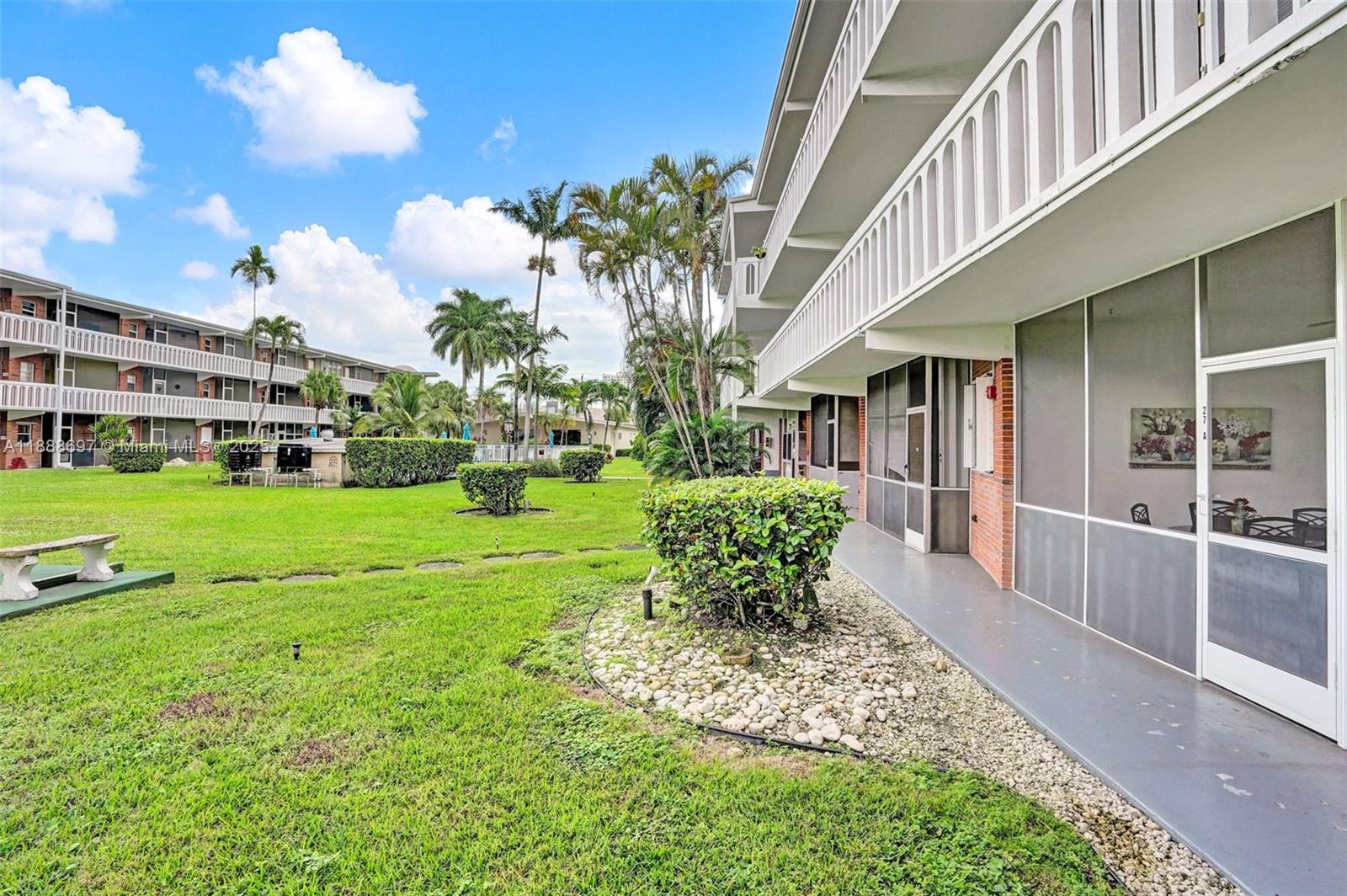 141 Northeast 10th Avenue, Unit 27A Hallandale Beach, FL 33009 - Photo 22 of 33