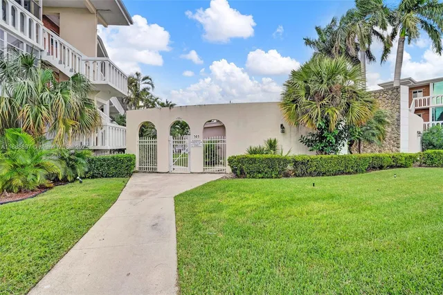 $165,000 | 141 Northeast 10th Avenue, Unit 27A, Hallandale Beach, FL 33009