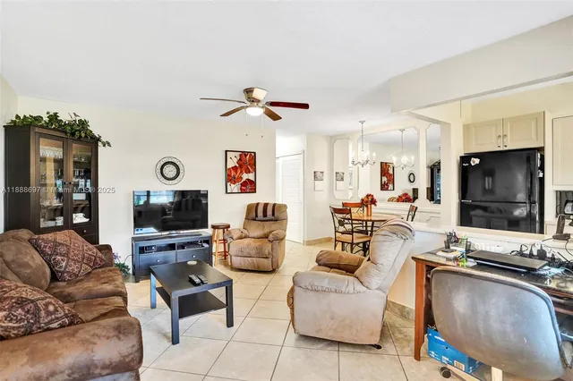 $165,000 | 141 Northeast 10th Avenue, Unit 27A, Hallandale Beach, FL 33009