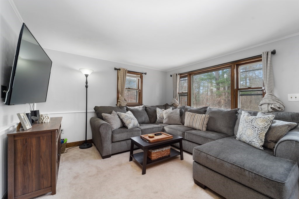 31 Buttonwood Road Halifax, MA 02338 - Photo 5 of 26 Gallery Image 5
