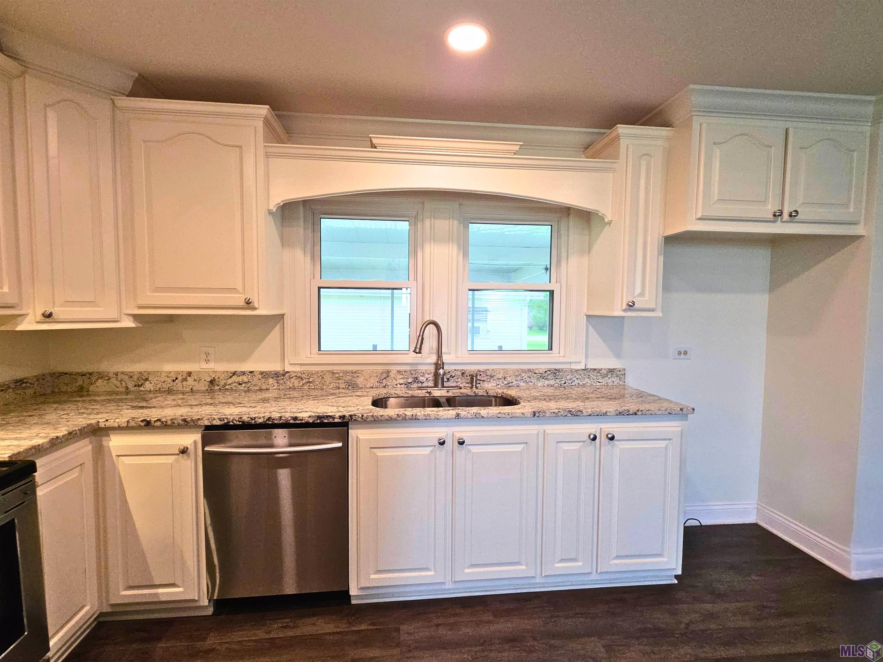 237 Virginia Street Larose, LA 70373 - Photo 9 of 31