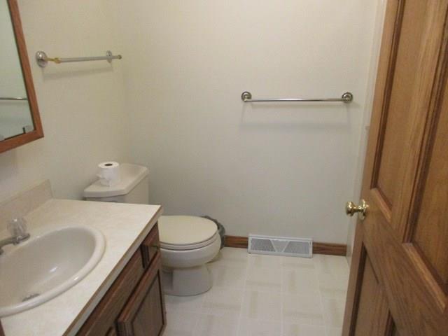 4442 Ellwood Road New Castle, PA 16101 - Photo 4 of 13 Full bathroom