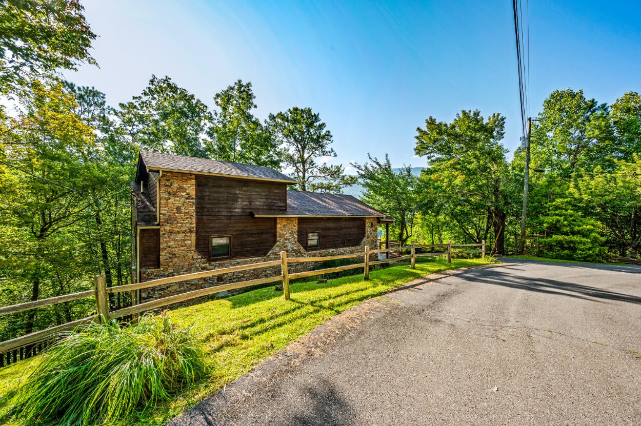 210 Rodeo Drive Gatlinburg, TN 37738 - Photo 4 of 44 Gallery Image 4
