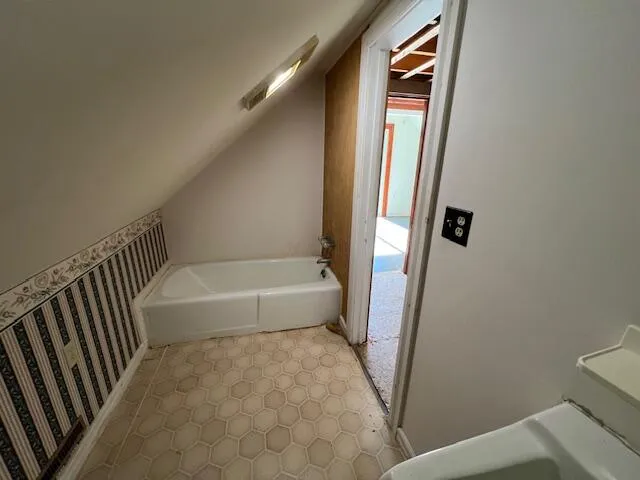 $225,000 | 17 Stanley Lane, Swans Island, ME 04685