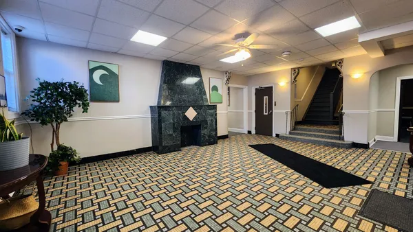 $1,250 | 4764 North Virginia Avenue, Unit 112, Chicago, IL 60625