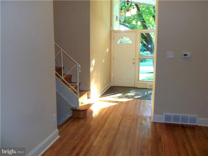 902 Fraser Road Glenside, PA 19038 - Photo 3 of 25 Gallery Image 3
