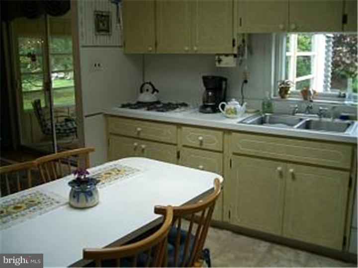 3908 Sidney Road Huntingdon Valley, PA 19006 - Photo 12 of 25 Kitchen