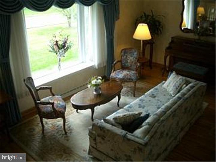 3908 Sidney Road Huntingdon Valley, PA 19006 - Photo 15 of 25 Living Room