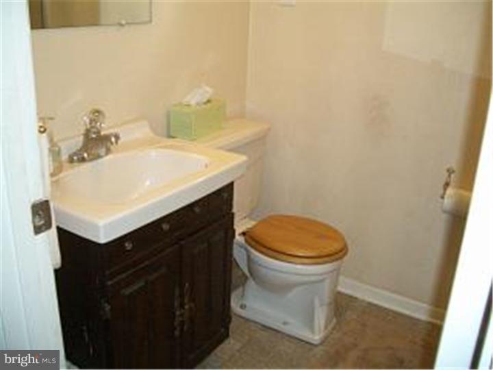 3908 Sidney Road Huntingdon Valley, PA 19006 - Photo 23 of 25 Bathroom