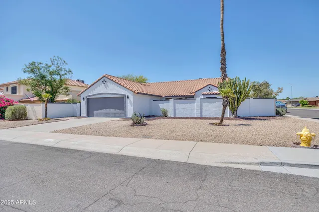 a house view with a outdoor space